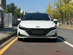 2022 Hyundai Elantra 1.5L CVT LUX Premium, белый — фото 2