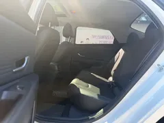 2022 Hyundai Elantra 1.5L CVT LUX Premium, белый — фото 13