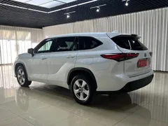 2023 Toyota Highlander 2.5L Hybrid 2WD Elite 7 Seats, белый — фото 4