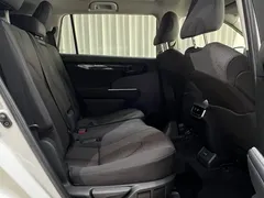 2023 Toyota Highlander 2.5L Hybrid 2WD Elite 7 Seats, белый — фото 19
