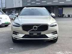 2021 Volvo XC60 4WD Luxury — фото 2
