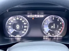 2022 Volvo XC40 4WD Fashion, белый — фото 12