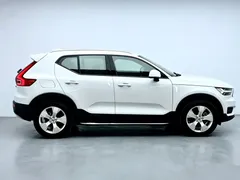 2022 Volvo XC40 4WD Fashion, белый — фото 21