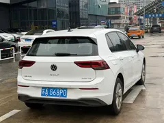 2023 Volkswagen Golf 200TSI DSG, белый — фото 4