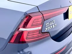 2022 Volvo S60 B4 Luxury, синий — фото 16