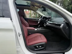 2021 BMW 5 Series 525Li Luxury Package, белый — фото 12