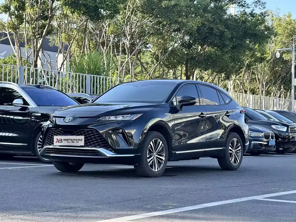 2022 Toyota Venza Hybrid 2.5L CVT 2WD Luxury