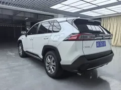 2022 Toyota Wildlander Hybrid 2.5L E-CVT 2WD Knight, белый — фото 6