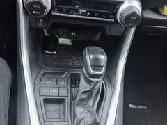 2022 Toyota Wildlander Hybrid 2.5L E-CVT 2WD Knight, белый — фото 14