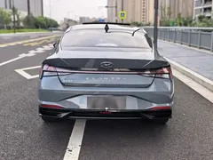 2022 Hyundai Elantra 1.5L CVT LUX Premium — фото 6
