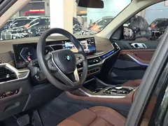 2023 BMW X7 xDrive40i Luxury Package, чёрный — фото 14
