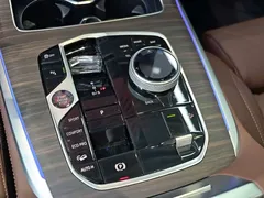 2023 BMW X7 xDrive40i Luxury Package, чёрный — фото 16