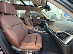 2023 BMW X7 xDrive40i Luxury Package, чёрный — фото 31