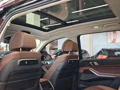 2023 BMW X7 xDrive40i Luxury Package, чёрный — фото 41