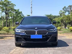 2023 BMW 5 Series 530Li Leading M Sport Package, чёрный — фото 2