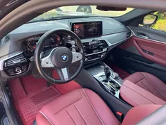 2023 BMW 5 Series 530Li Leading M Sport Package, чёрный — фото 8