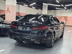 2021 BMW 5 Series 530Li Leading M Sport Package, чёрный — фото 9