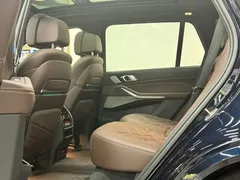 2022 BMW X5 40Li Premium M Sport Package, чёрный — фото 9