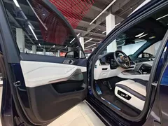 2021 BMW X7 xDrive40i Executive M Sport Package, синий — фото 25