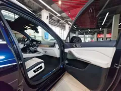 2021 BMW X7 xDrive40i Executive M Sport Package, синий — фото 27