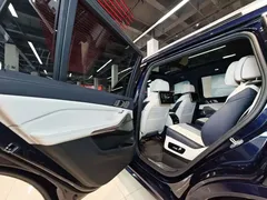 2021 BMW X7 xDrive40i Executive M Sport Package, синий — фото 33