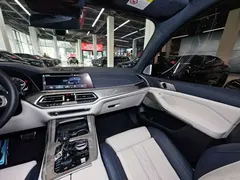 2021 BMW X7 xDrive40i Executive M Sport Package, синий — фото 39