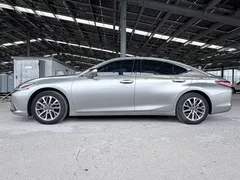 2023 Lexus ES 200 Excellence — фото 4