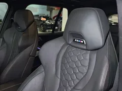 2022 BMW X5 M, чёрный — фото 44