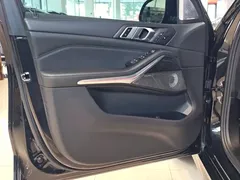 2022 BMW X5 M, чёрный — фото 48