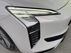 2024 Hongqi EH7 640 Pro+ 4WD — фото 10