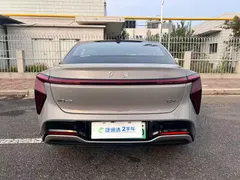 2024 Hongqi EH7 640 Pro+ 4WD — фото 35