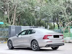 2022 Volvo S60 B4 Luxury — фото 16