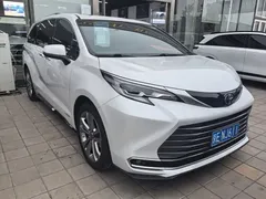 2021 Toyota Sienna 2.5L Hybrid Ultimate, белый — фото 3