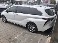2021 Toyota Sienna 2.5L Hybrid Ultimate, белый — фото 5
