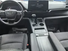 2021 Toyota Sienna 2.5L Hybrid Ultimate, белый — фото 8