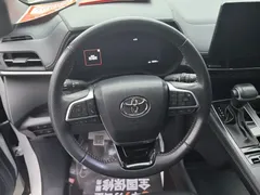 2021 Toyota Sienna 2.5L Hybrid Ultimate, белый — фото 11