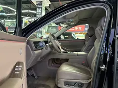 2026 Aito M7 EREV Ultra 4WD 5-seat 192-line Lidar, чёрный — фото 6