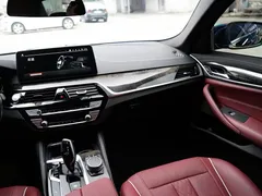 2022 BMW 5 Series 525Li M Sport Package, чёрный — фото 15