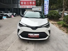 2021 Toyota C-HR 2.0L Luxury, белый — фото 2