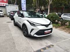 2021 Toyota C-HR 2.0L Luxury, белый — фото 3