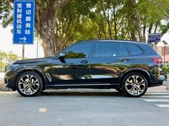 2022 BMW X5 40Li Premium M Sport Package, чёрный — фото 6