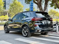 2022 BMW X5 40Li Premium M Sport Package, чёрный — фото 17