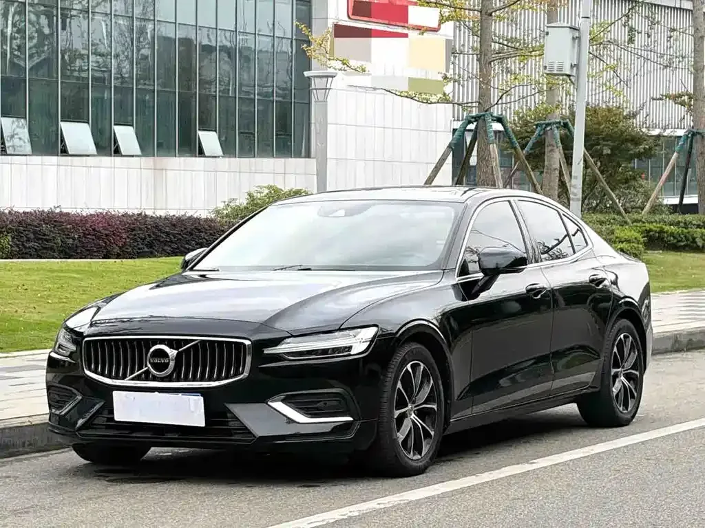 2021 Volvo S60 T4 Luxury