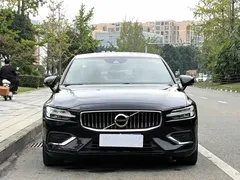 2021 Volvo S60 T4 Luxury, чёрный — фото 2