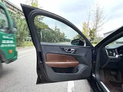 2021 Volvo S60 T4 Luxury, чёрный — фото 5