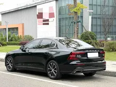 2021 Volvo S60 T4 Luxury, чёрный — фото 16