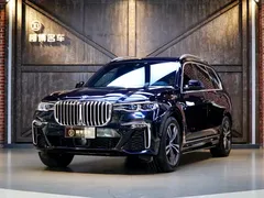 2023 BMW X7 xDrive40i Premium M Sport Package, чёрный — фото 1