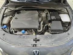 2022 Changan UNI-V 1.5T Premium — фото 11