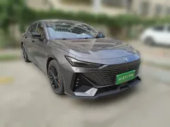 2022 Changan UNI-V 1.5T Premium — фото 24