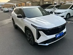 2023 Geely Atlas Cool 1.5TD, белый — фото 3